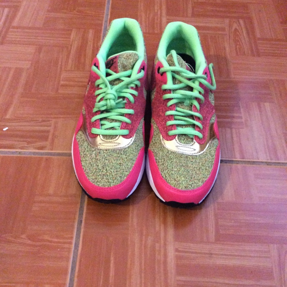 Nike Air Max 1 SE Women Size 8